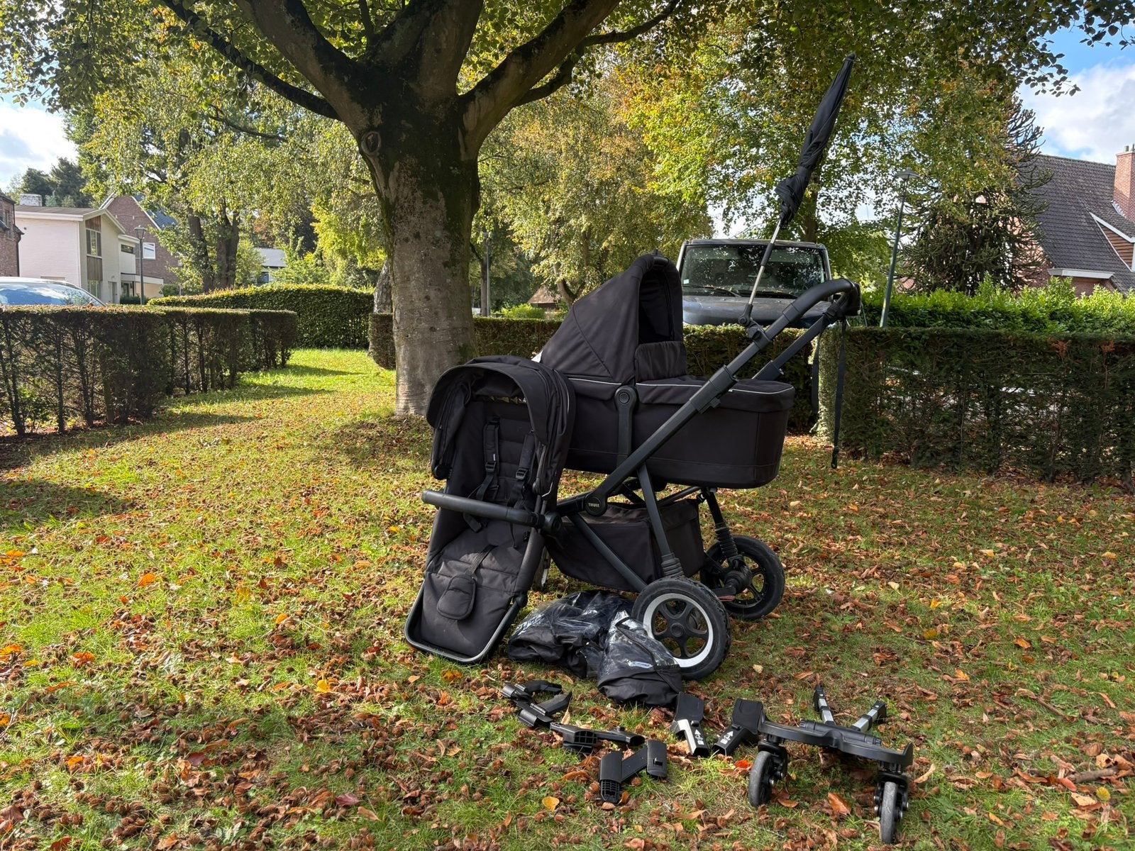 Thule Sleek 2 + accessoires en extra parasol + meerijdplank, Kinderen en Baby's, Ophalen, Gebruikt