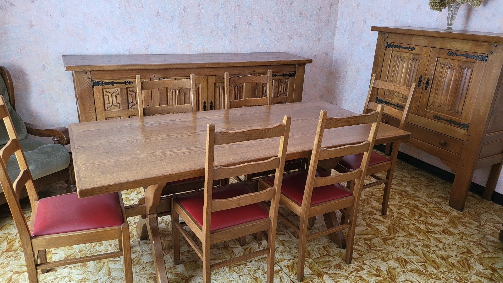 Salle a manger avec 6 chaises