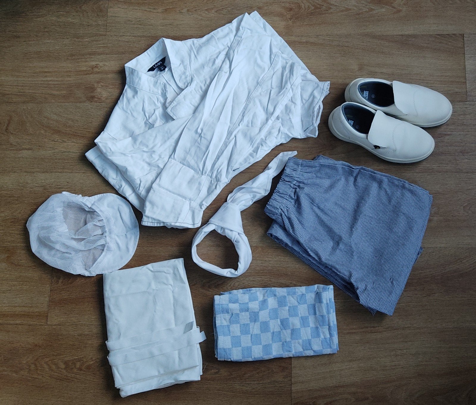 Uniforme chef cuisine - Institut Roger Lambion, Enlèvement, Neuf, sans emballage, Cuisinière, Friteuse et Grils