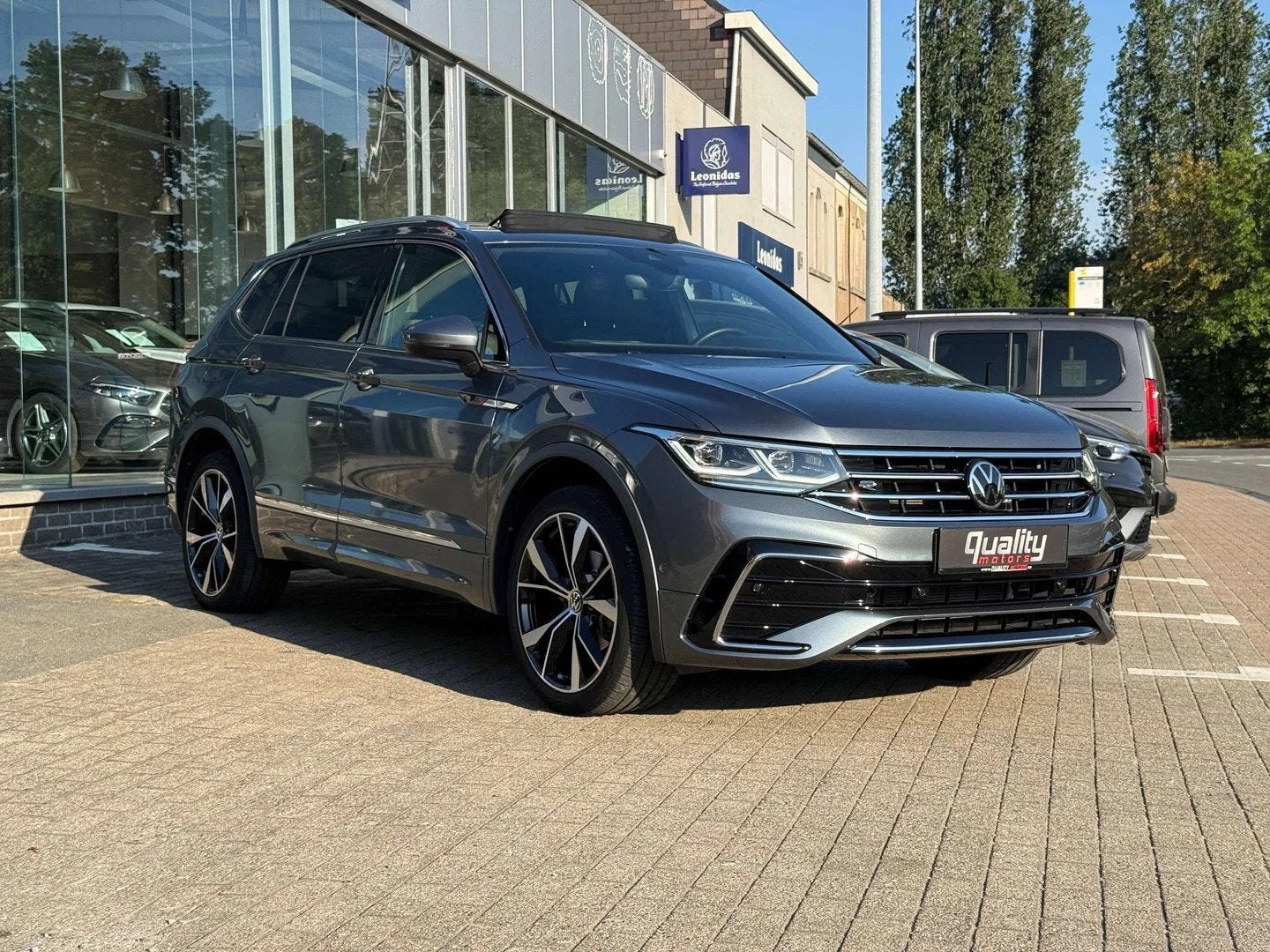 Volkswagen Tiguan Allspace TIGUAN ALLSPACE 1.5 TSI R-Line //, Autos, Cuir, Argent ou Gris, Achat, Entreprise