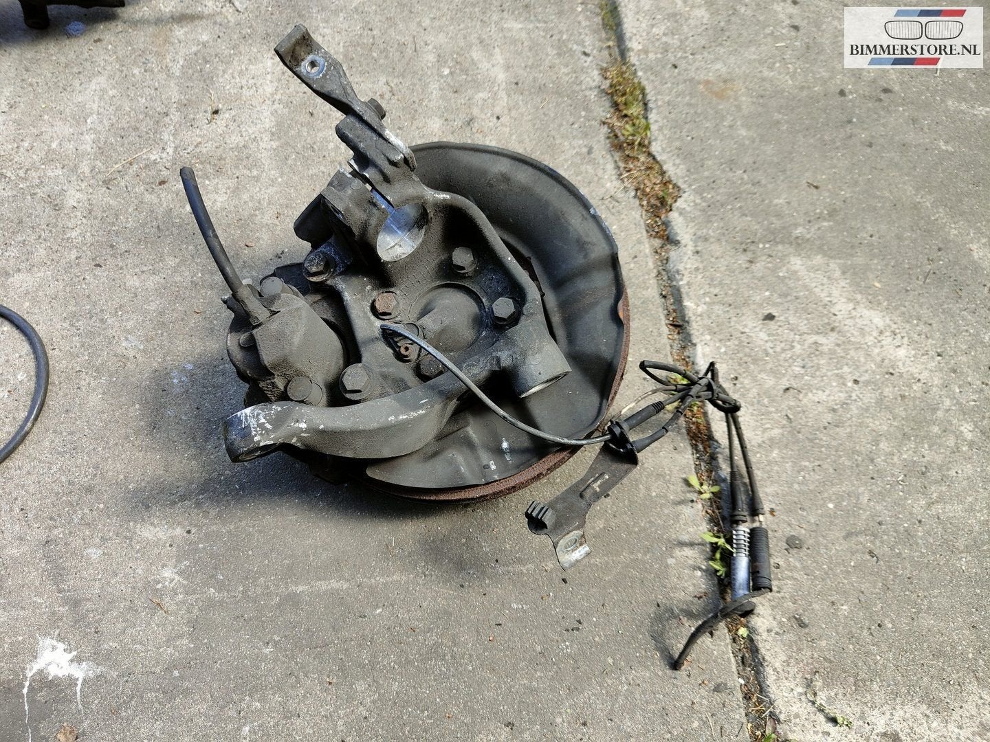 Fusee rechts met remklauw en schijf  BMW 5 serie E39 535 i 5, -, Utilisé, -, Enlèvement ou Envoi
