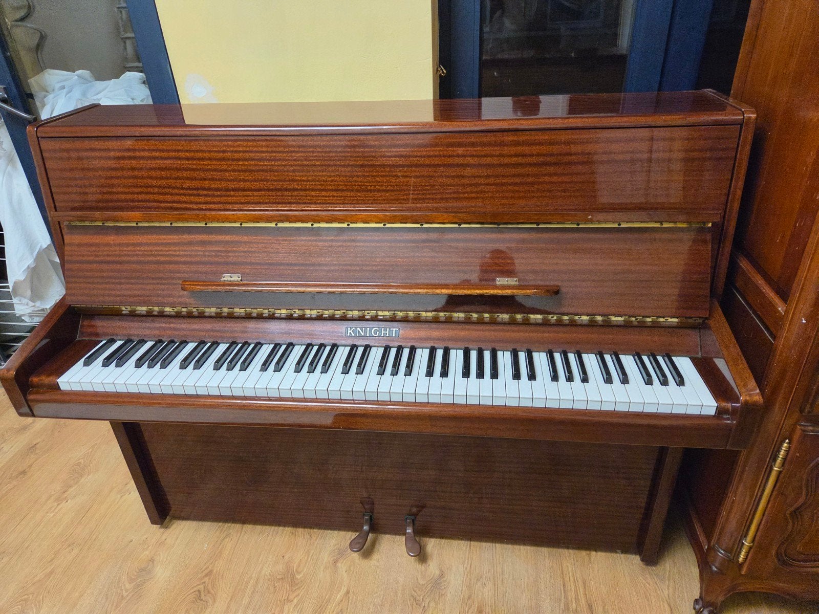 très beau piano, Enlèvement, Piano