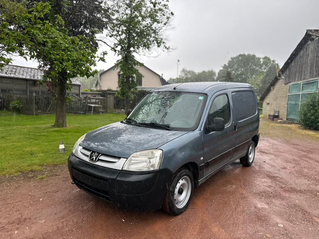 Peugeot partner lichte vracht 1,6hdi reeds gekeurd v verkoop, 4 cilinders, 1600 cc, 5 deurs, 2 zetels