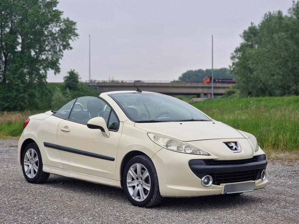 Peugeot 207 CC Cabrio Hardtop — Automatiq— Essenc 147 000 km, Autos, Entreprise, Cabriolet, Automatique, Tissu