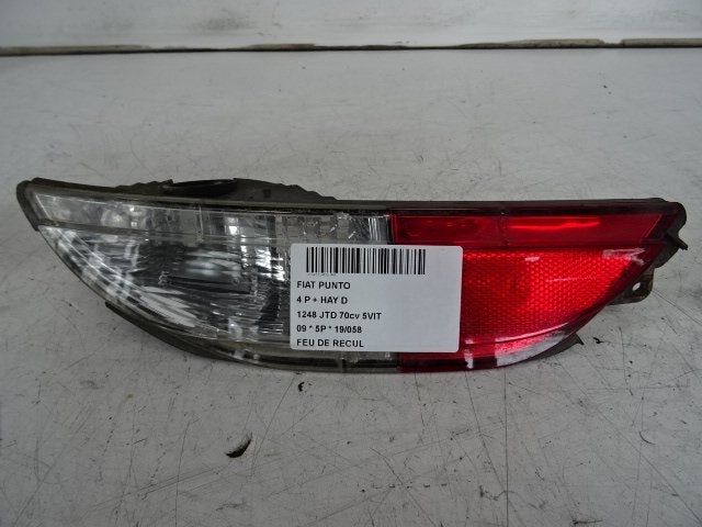 ACHTERUITRIJLICHT Fiat Grande Punto (199) (51718011), Gebruikt, Mevr. I. Hauben, Fiat, Rue de l'Espoir 34 34
4030  GRIVEGNÉE, BE
