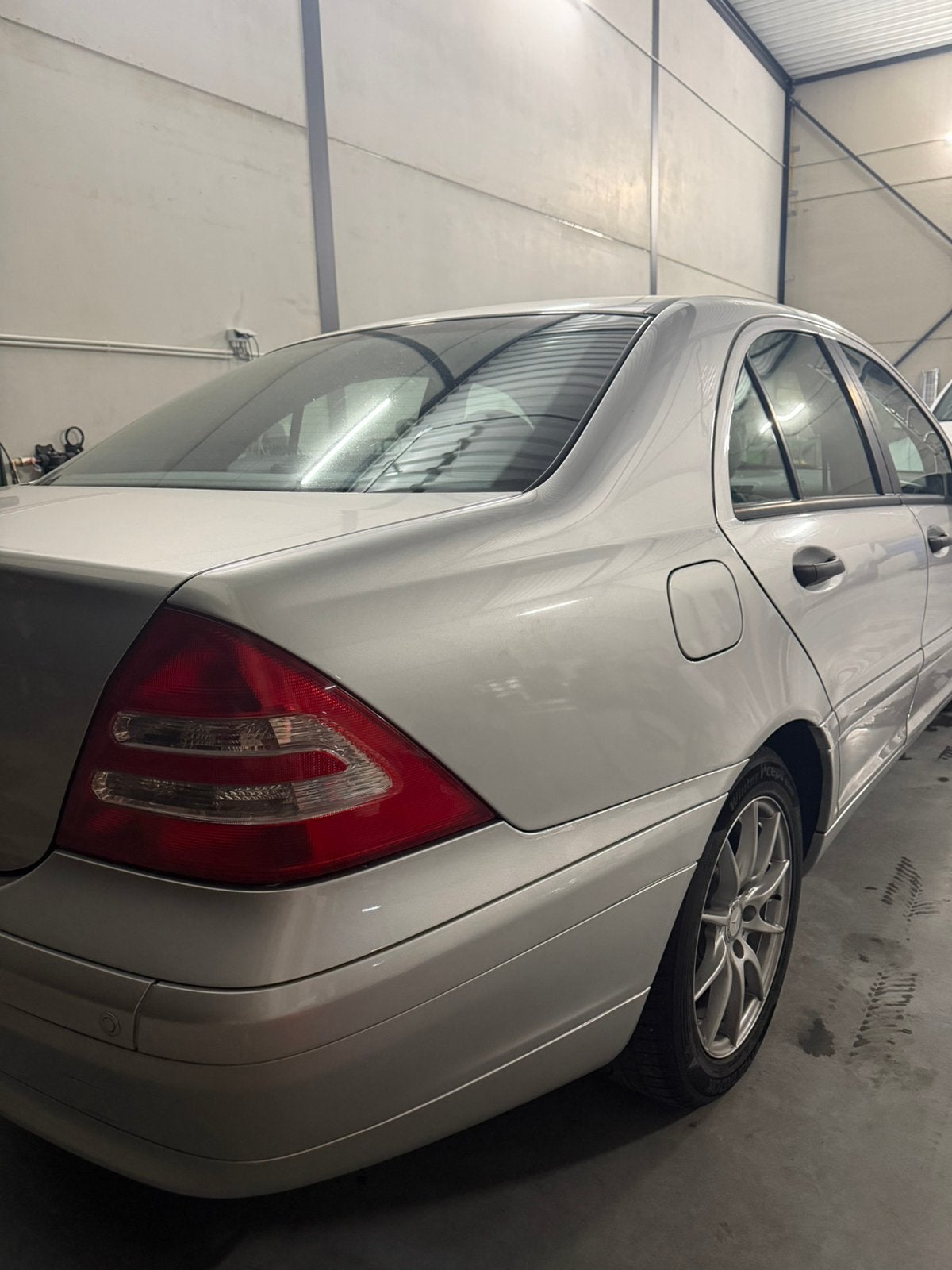 MERCEDES C200 2001 PROPRE, Auto's, Mercedes-Benz, Particulier, C-Klasse, Elektrische buitenspiegels, Diesel, Euro 3, Berline, 5 deurs
