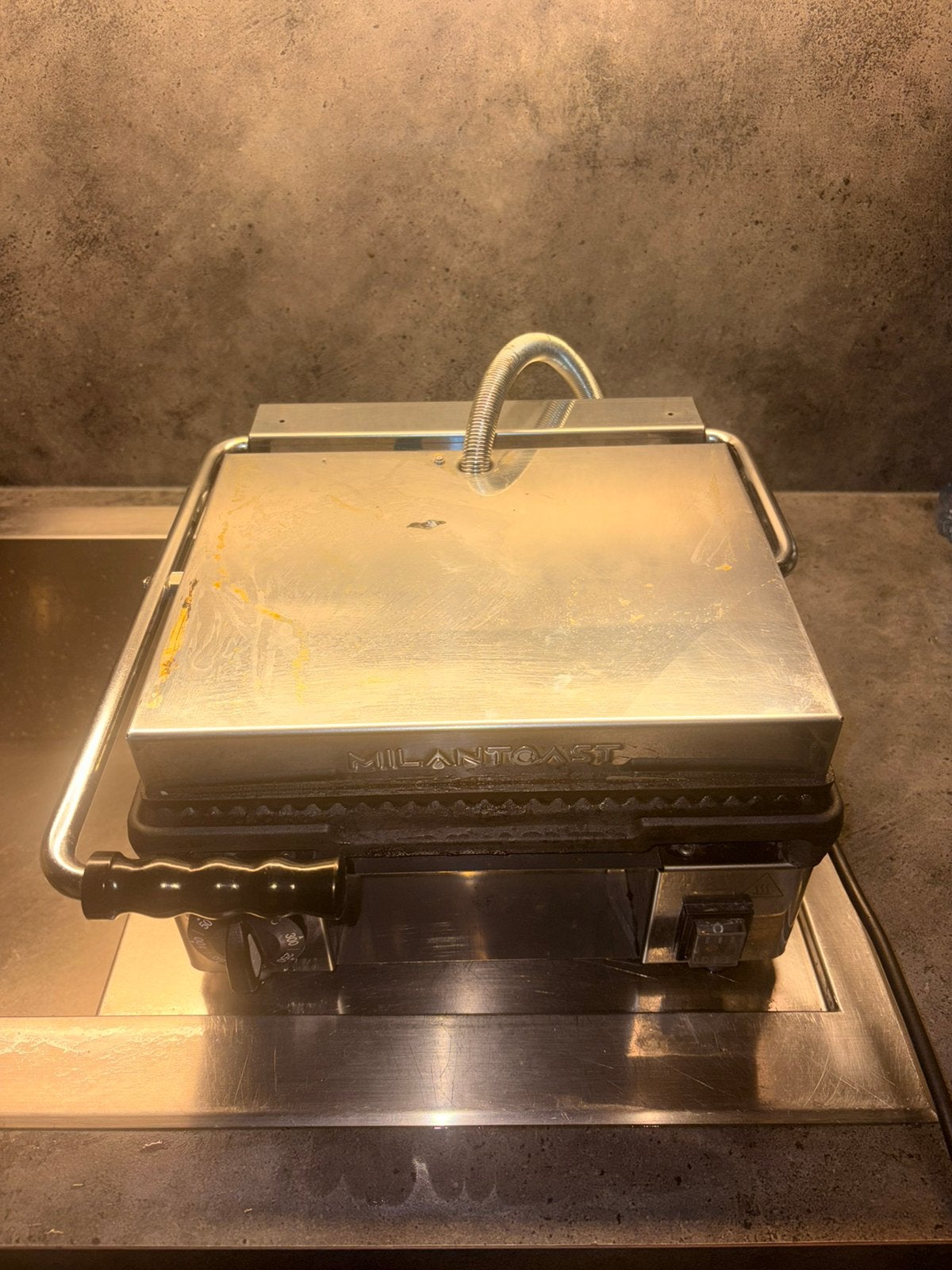 Proffesionele Milantoast croque monsieur machine te koop., Ophalen, Zo goed als nieuw