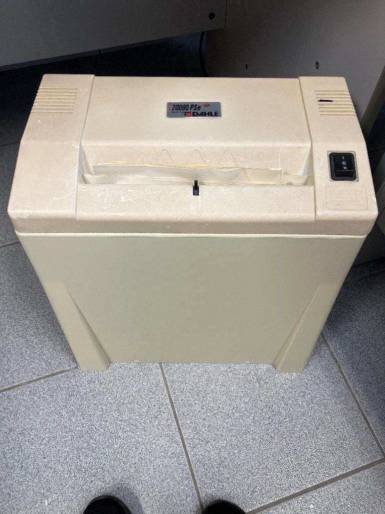Papierversnipperaar, Diversen, Bureau-accessoires, Ophalen, Gebruikt