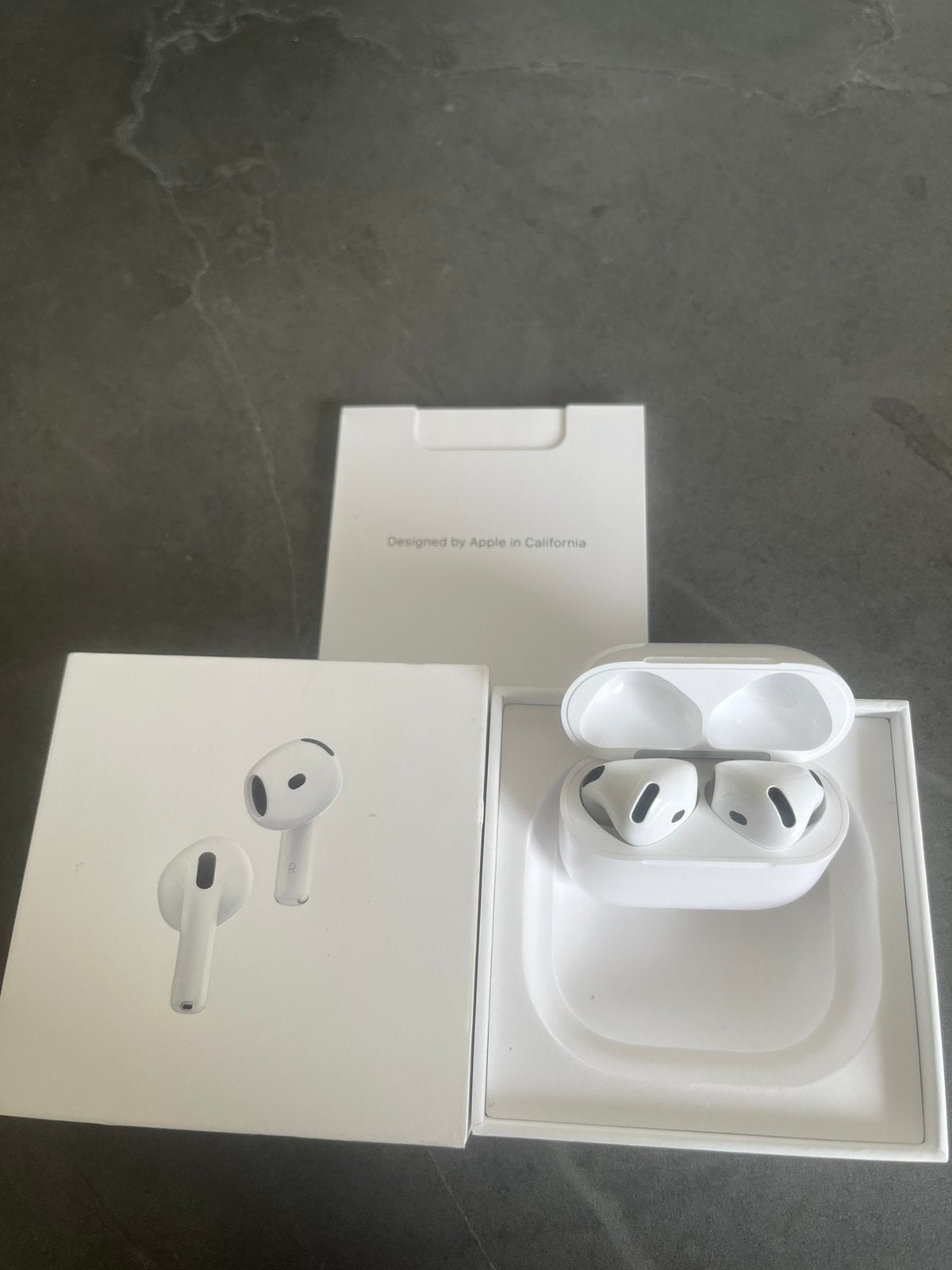 Gloednieuwe airpods 4 met actieve ruisonderdrukking, Télécoms, Téléphonie mobile | Écouteurs, Comme neuf, Réduction active du bruit