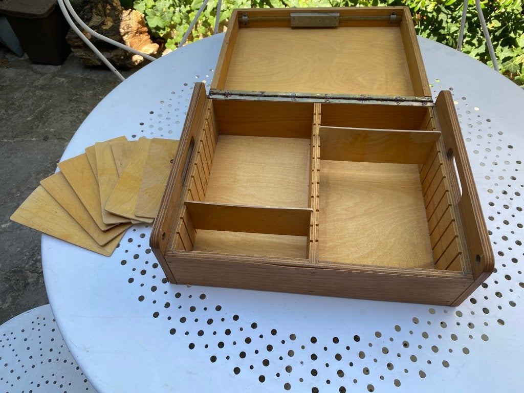 Coffret bois compartimenté fichier vintage 42x33cm, Envoi