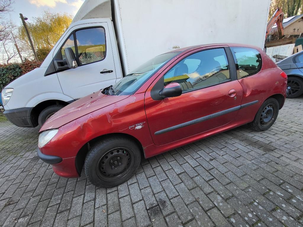 Peugeot 206 XR baisse de prix !! 200 €, Autos : Pièces & Accessoires, Enlèvement, Utilisé, Peugeot