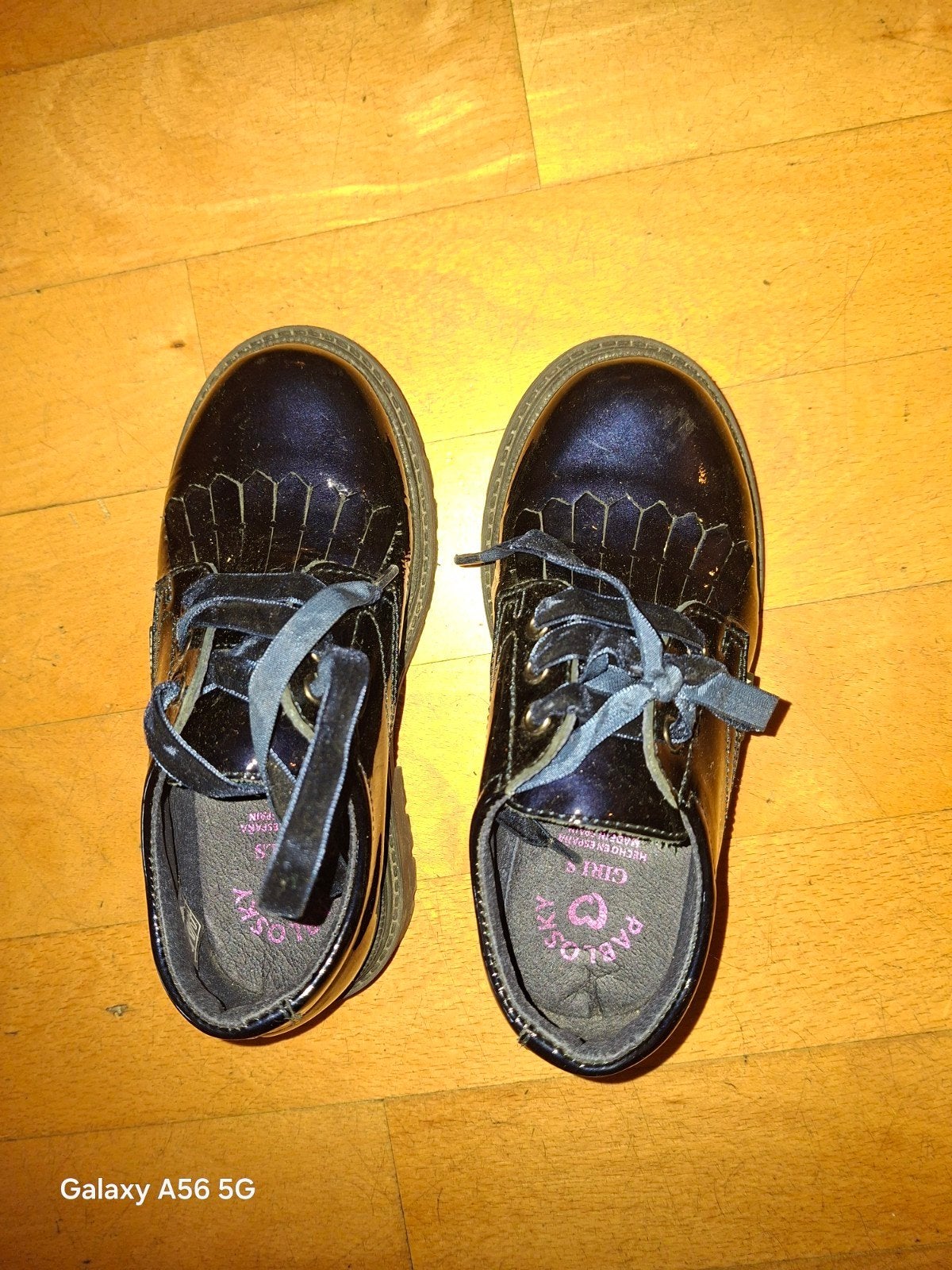 paire de chaussure enfant taille 29, Ophalen of Verzenden, Zo goed als nieuw