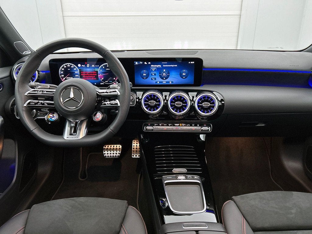 Mercedes-Benz A-klasse 35 AMG Hatchback Panoramisch Dak | Di, Automaat, Stof, Euro 6, 4 cilinders