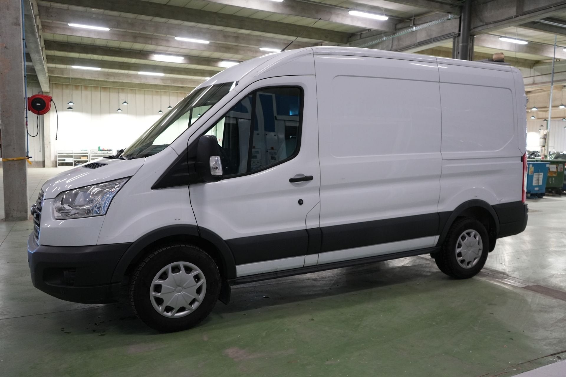 (1UQQ839) FORD TRANSIT 2T 350M FOU MWB HR DSL, Auto's, Voorwielaandrijving, Stof, Gebruikt, Euro 6