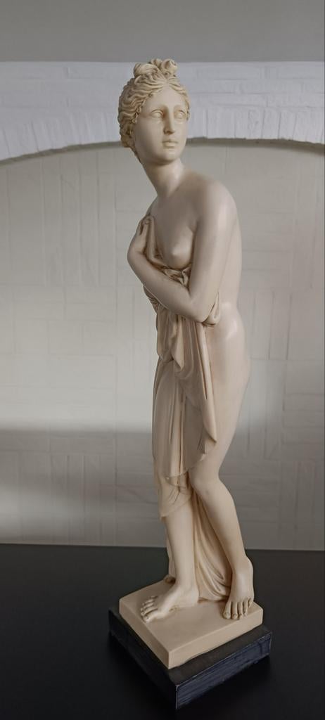 Statue classique de Vénus - A.Santini., Enlèvement ou Envoi