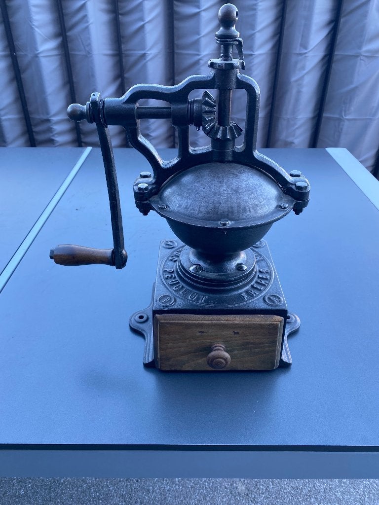Koffiemolen Peugeot, Enlèvement