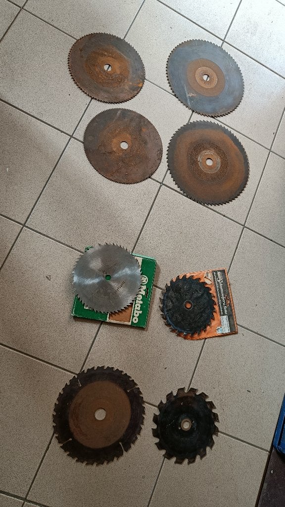 Zaagbladen voor cirkelzaag of tafelzaag va 3 euro, Doe-het-zelf en Bouw, Ophalen, Gebruikt, Cirkelzaag