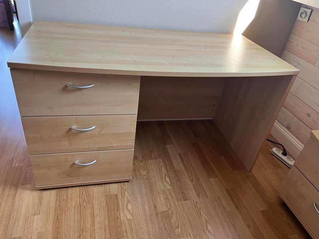 1 persoonsbed, bureau, Ophalen, Zo goed als nieuw