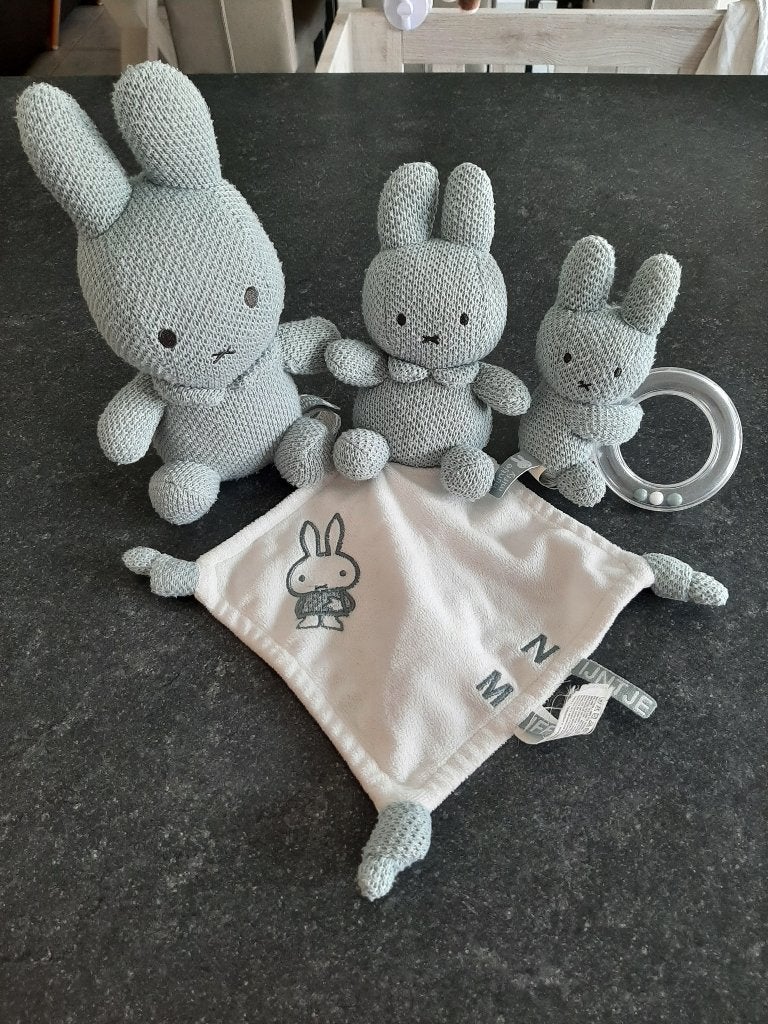 Nijntje knuffel+rammelaar+knuffeldoek, Kinderen en Baby's, Speelgoed | Knuffels en Pluche, Ophalen, Konijn, Nijntje, Zo goed als nieuw