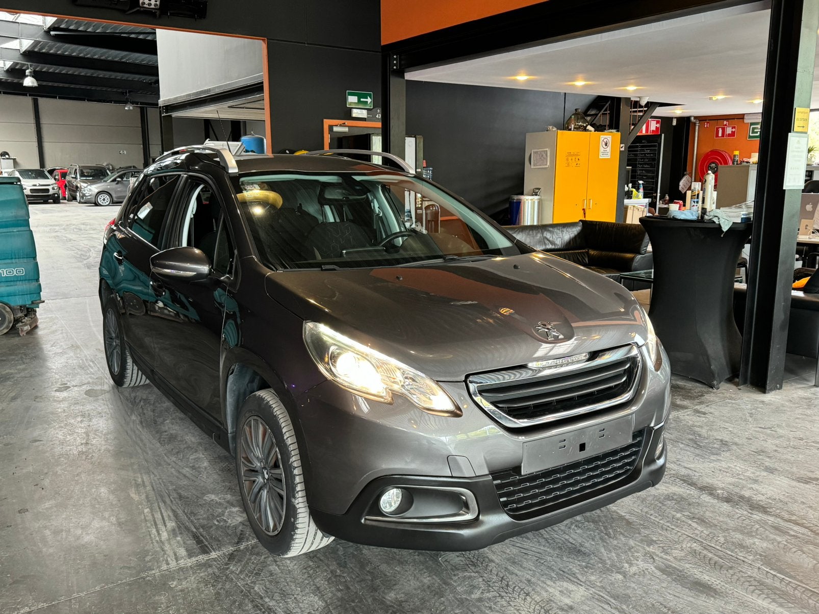 PEUGEOT 2008 - AUTOMATIQUE, Autos, Peugeot, Argent ou Gris, Achat, Euro 6, Entreprise