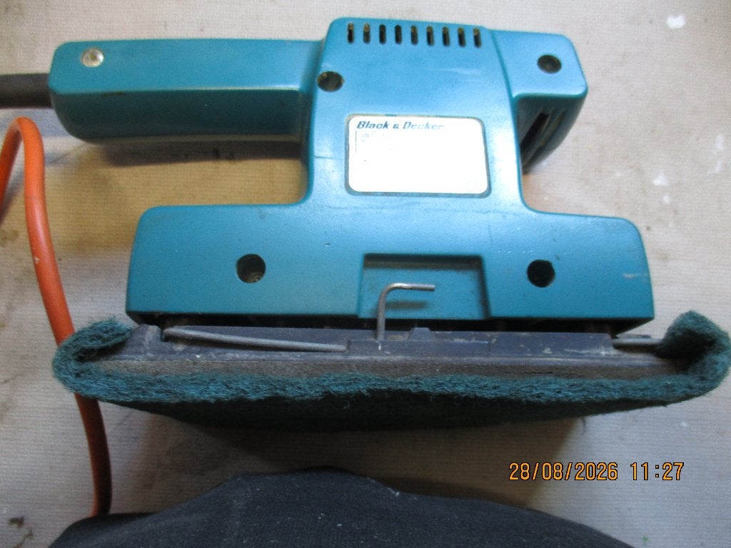 Ponceuse orbitale Black & Decker, Bricolage & Construction, Enlèvement ou Envoi, Utilisé, Moins de 600 watts, Ponceuse orbitale