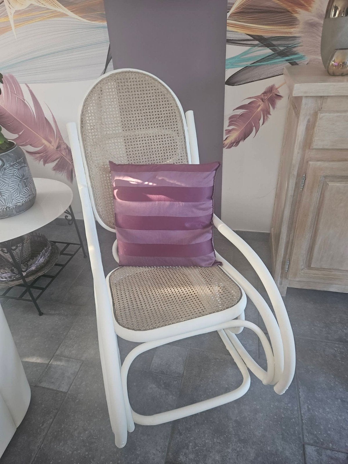 Superbe Rocking-Chair Vintage en Cannage et Bois Blanc., Enlèvement, Utilisé, Une, Bois