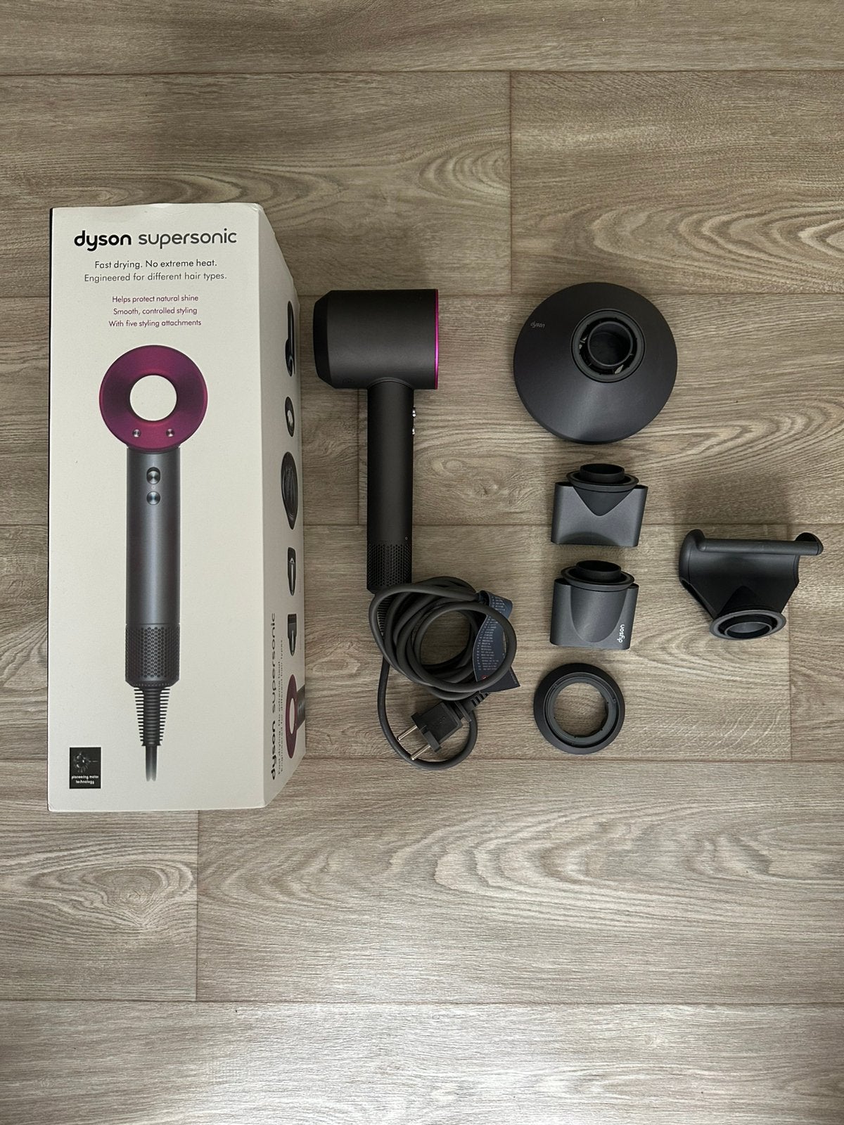 Sèche-cheveux Dyson Supersonic HD08 соloris Iron/Fuchsia, Electroménager, Enlèvement ou Envoi, Neuf, Soin des cheveux