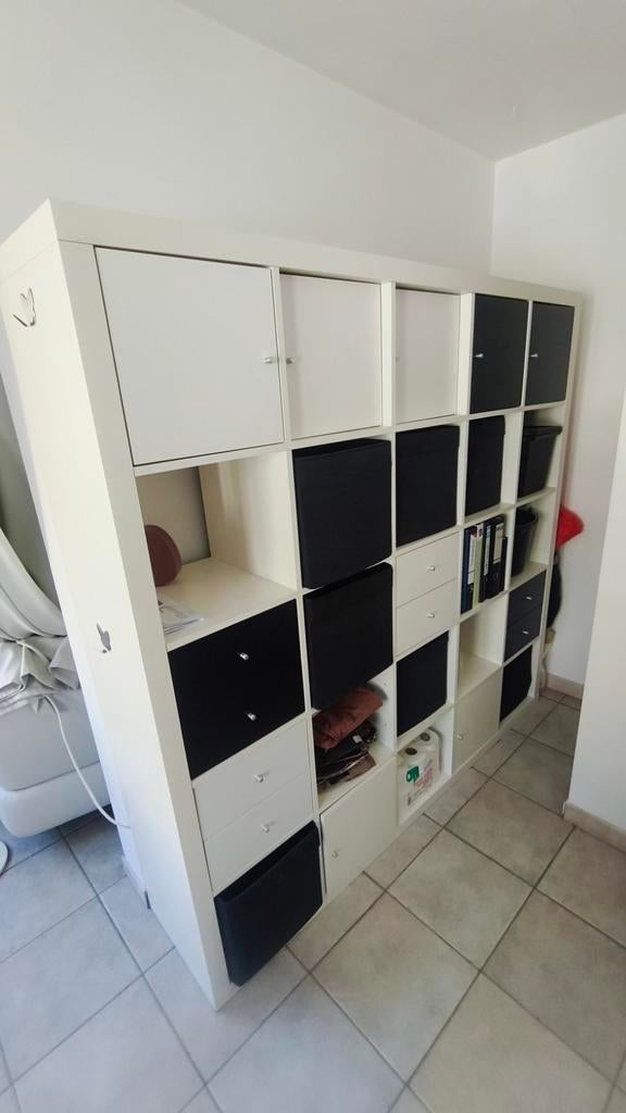 Armoire blanche IKEA KALLAX [182x182cm] 5x5 + de nombreux ac, 25 à 50 cm, Avec tablette(s), 150 à 200 cm, Utilisé