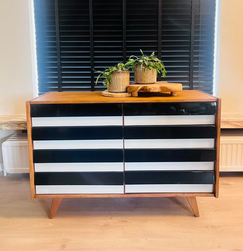 Sideboard  van Jiri Jiroutek, Ophalen, Zo goed als nieuw