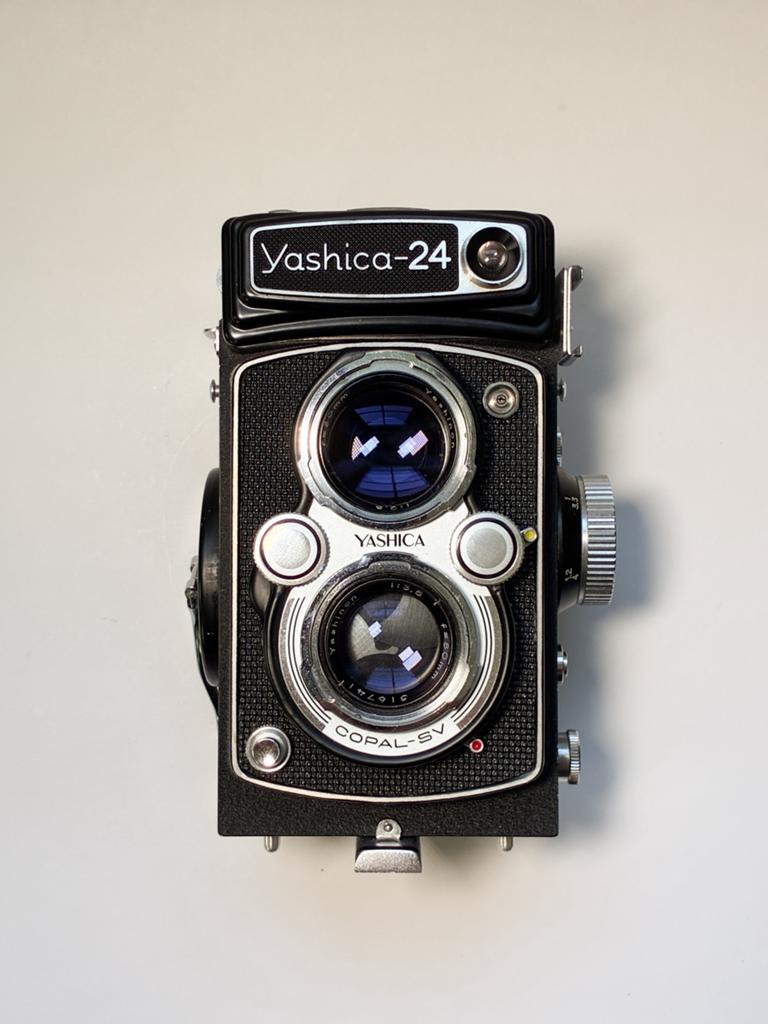 Yashica 24 TLR + tas + access. | Werkt perfect | 120 film, Ophalen of Verzenden, Zo goed als nieuw
