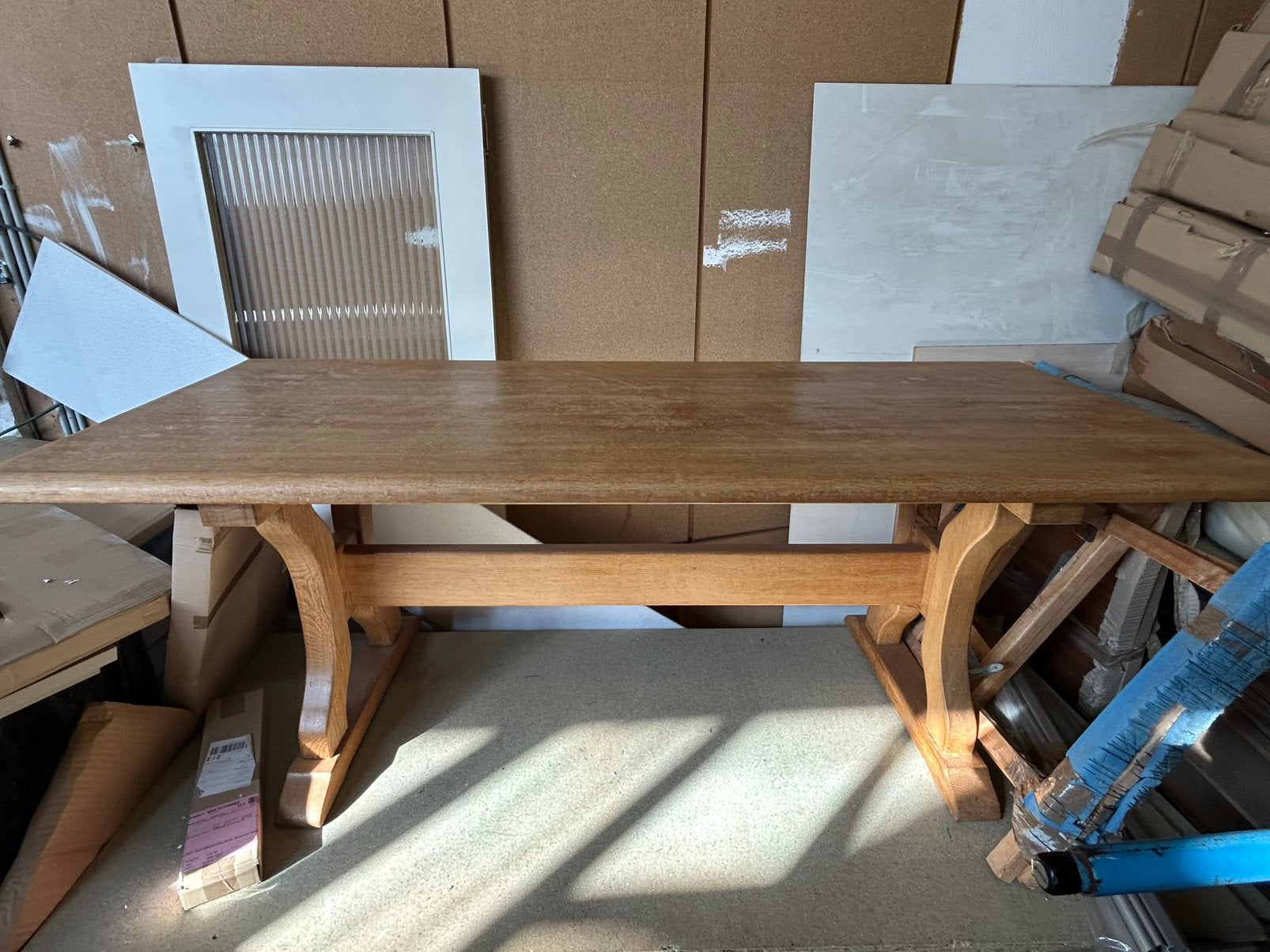 Table en bois pieds courbés style classique, Enlèvement, Comme neuf
