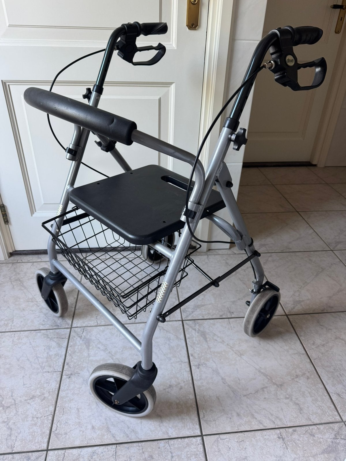 Te koop zeer nette rollator., Ophalen, Lichtgewicht, Gebruikt