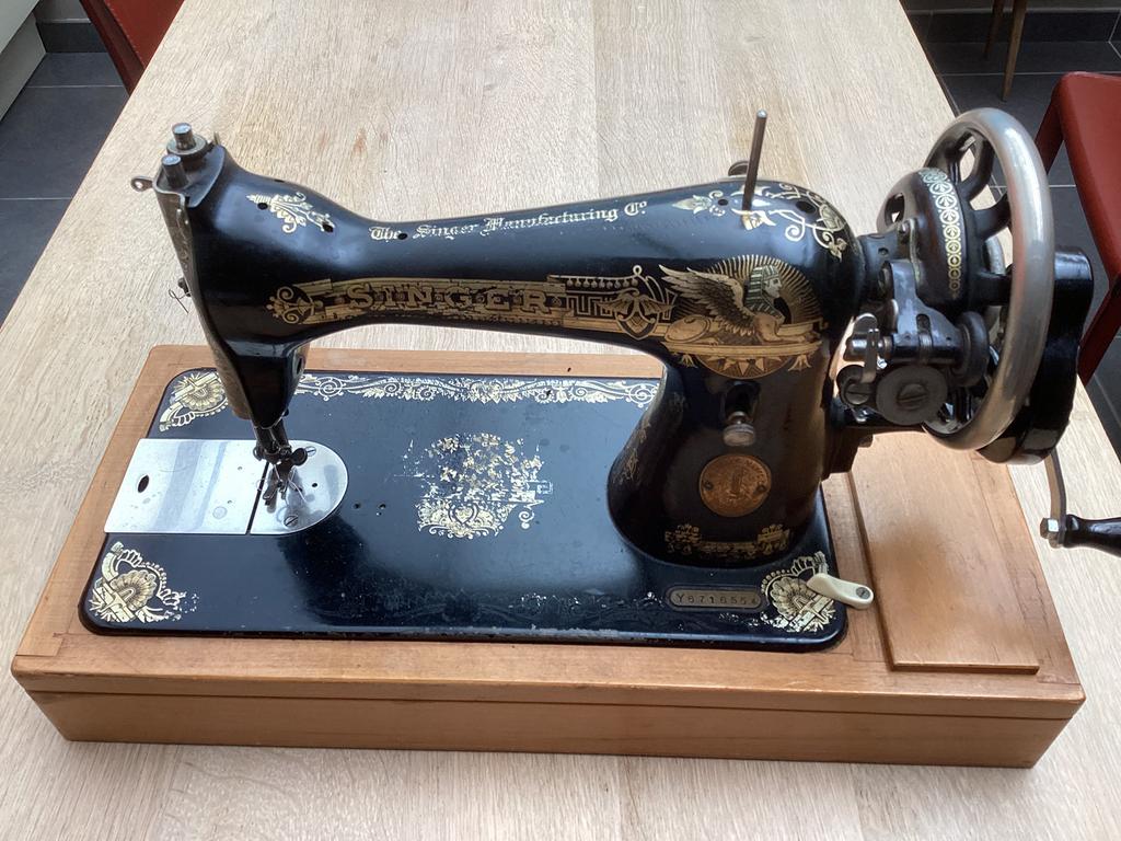 Machine à coudre Singer ancienne. Idéal pour une fenêtre, Enlèvement