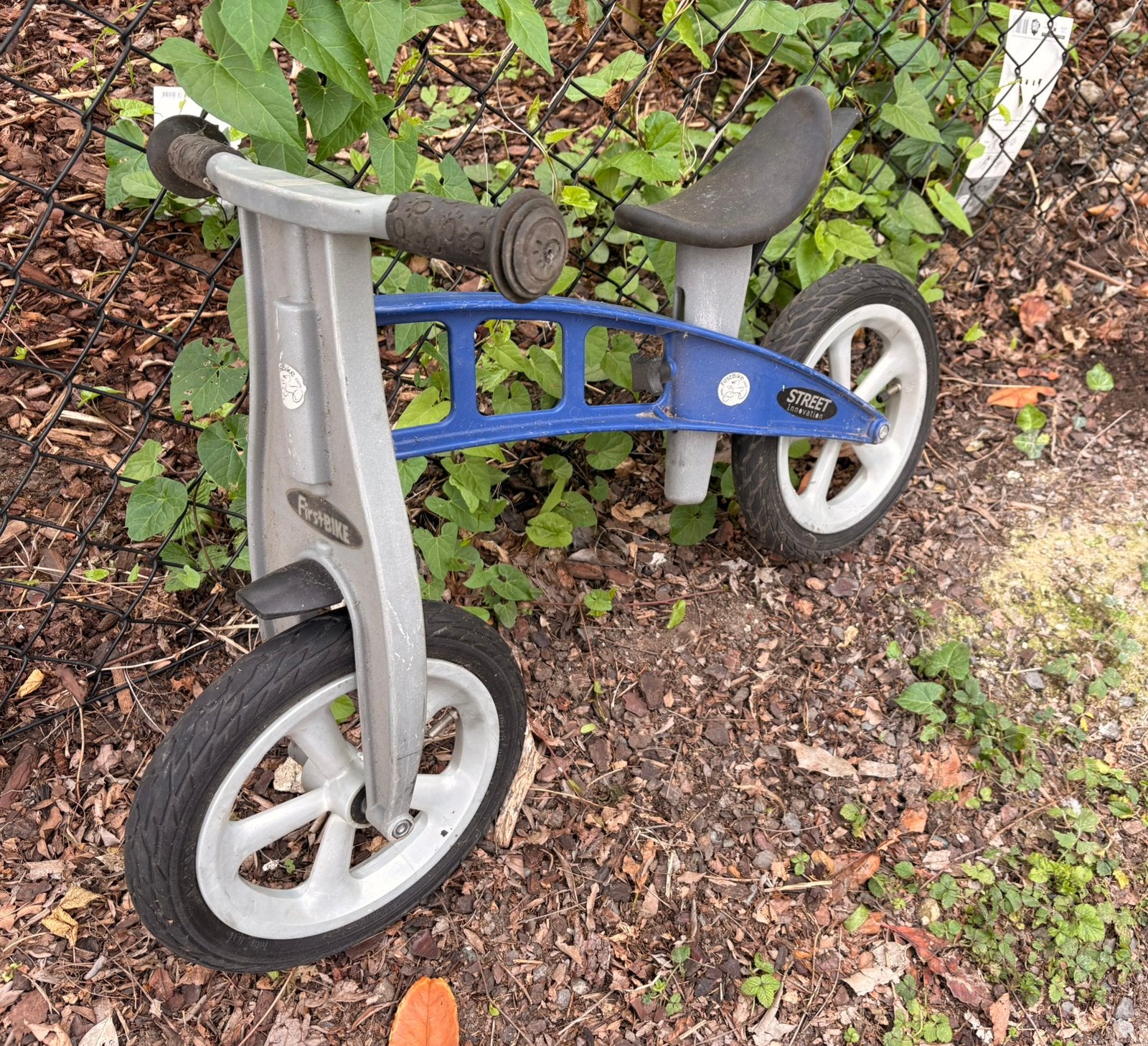 Vélo d'équilibre First Bike, Enlèvement, Utilisé, Moins de 16 pouces