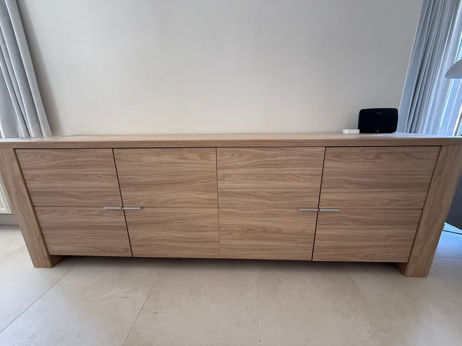Gratis dressoire op te halen, Huis en Inrichting, Kasten | Dressoirs, Ophalen, Gebruikt, 200 cm of meer, Met deur(en)