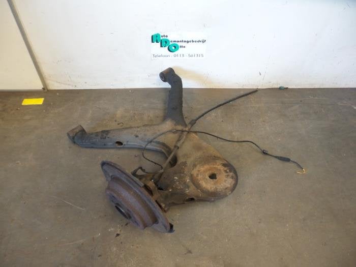 Draagarm links-achter van een Mercedes Vito (Vito 03-), Gebruikt, -, Ophalen of Verzenden, -
