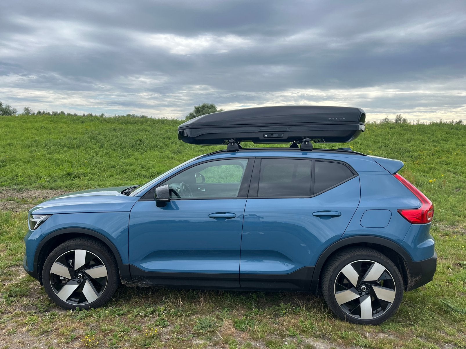 HUUR!! Dakdragers VOLVO XC60 XC40 V60 V90 Dakkoffer’s Thule, Auto diversen, Dakdragers, Ophalen