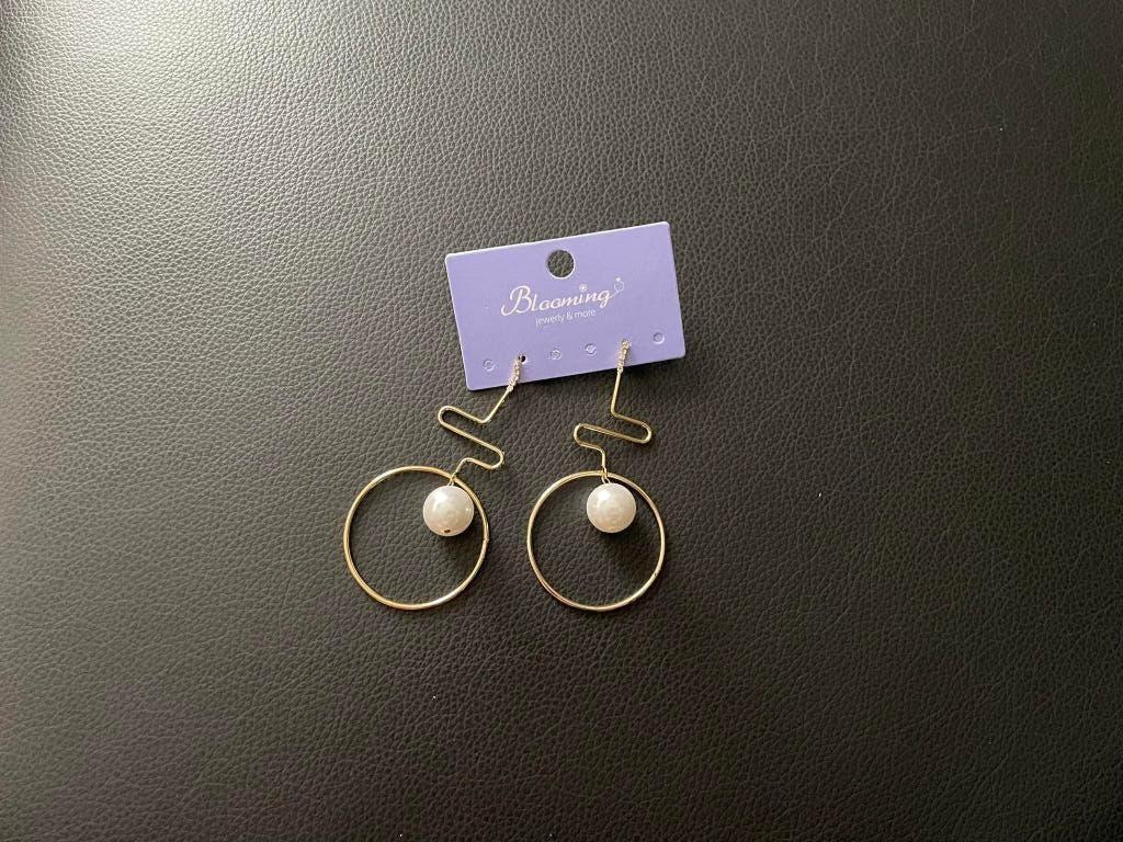 BOUCLE D ORELLES  neuves dorées perle, Enlèvement ou Envoi, Neuf, Or, Pendantes