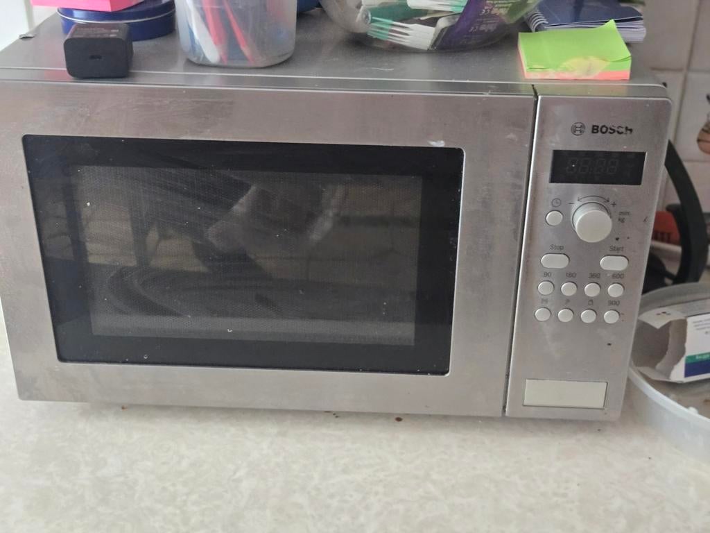 Le four à micro-ondes à vendre fonctionne bien, Electroménager, Enlèvement ou Envoi