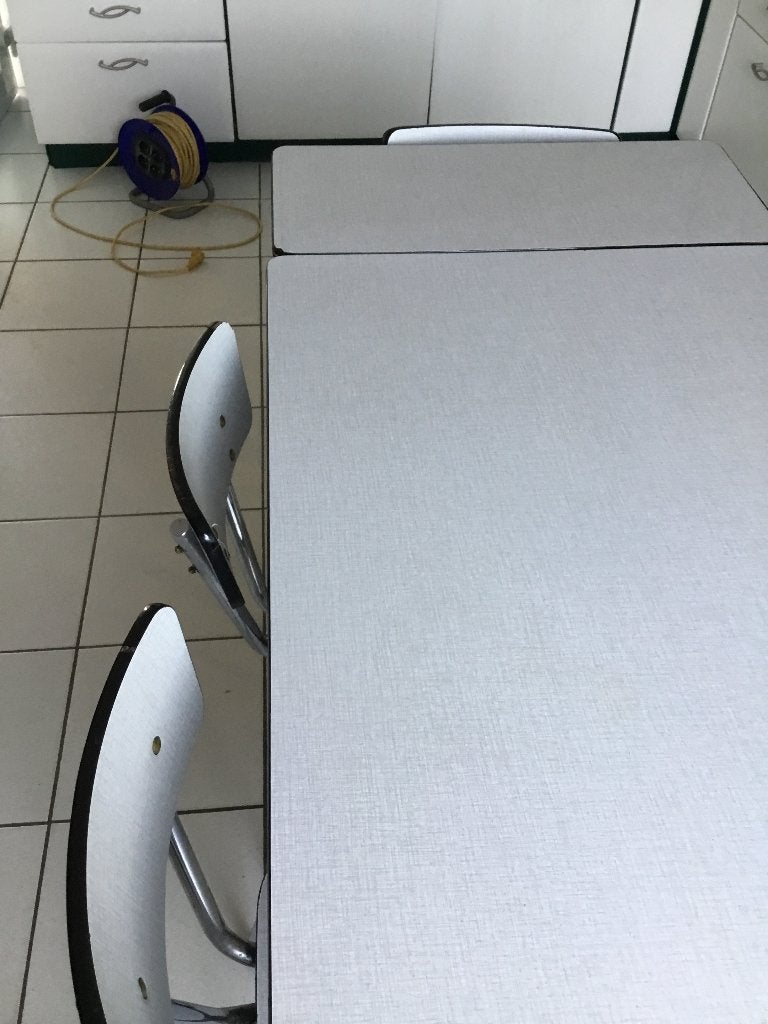 Table Formica et 4chaises cuisines, Antiquités & Art, Enlèvement