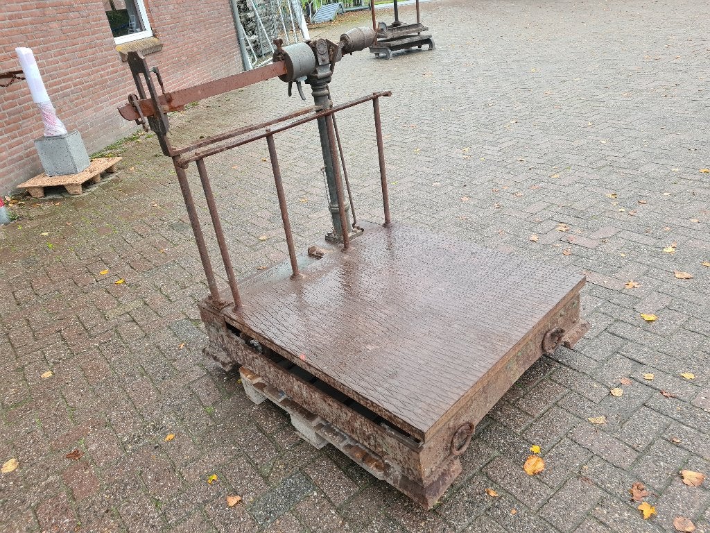 Antieke grote gietijzeren industriële bascule Is Geklonken, Ophalen