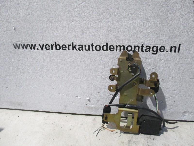 SLOTVANGER ACHTERKLEP Renault Megane (EA) (7700848405), Gebruikt, Renault