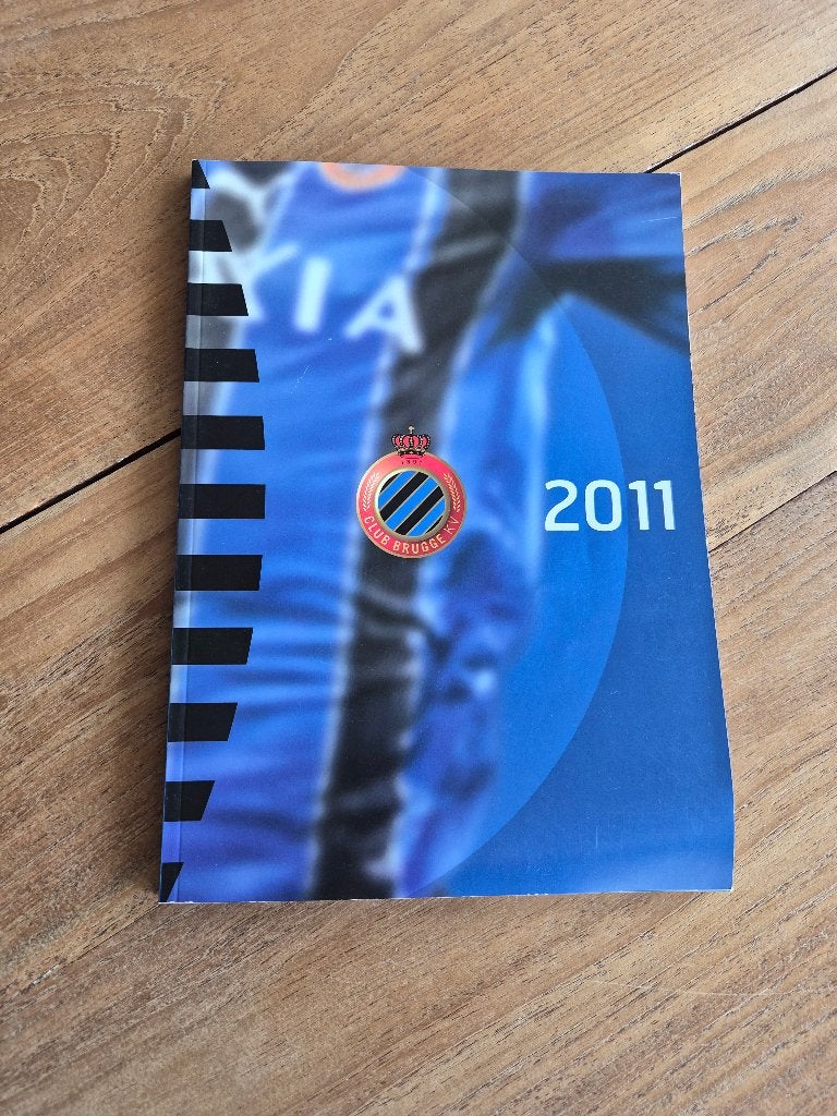 Boek Club Brugge 2011, Livres, Livres de sport, Enlèvement ou Envoi, Comme neuf, Sport de ballon
