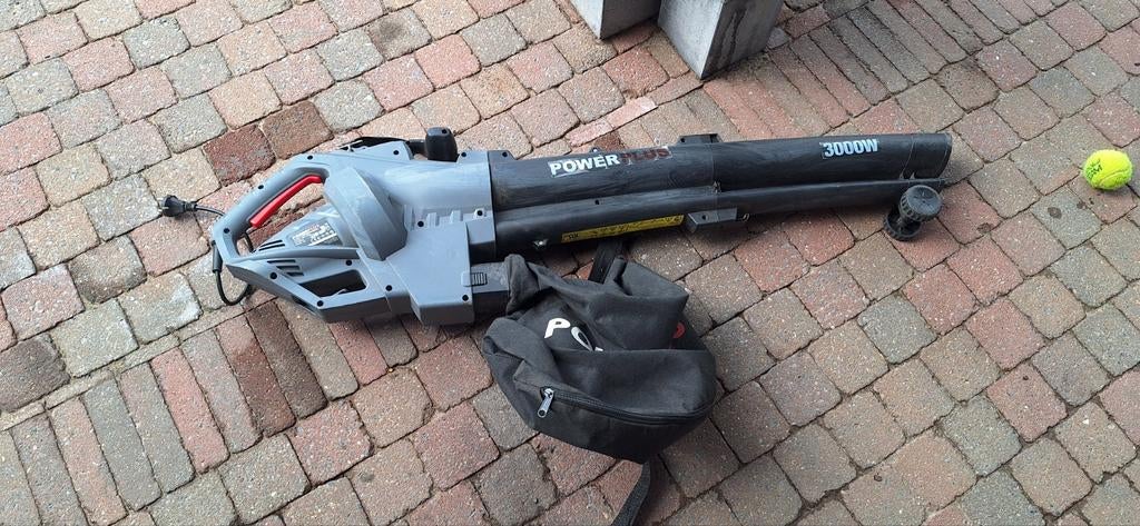 Souffleur à feuilles Powerplus 3000 W, Électrique, Porté à la main, Enlèvement, Utilisé