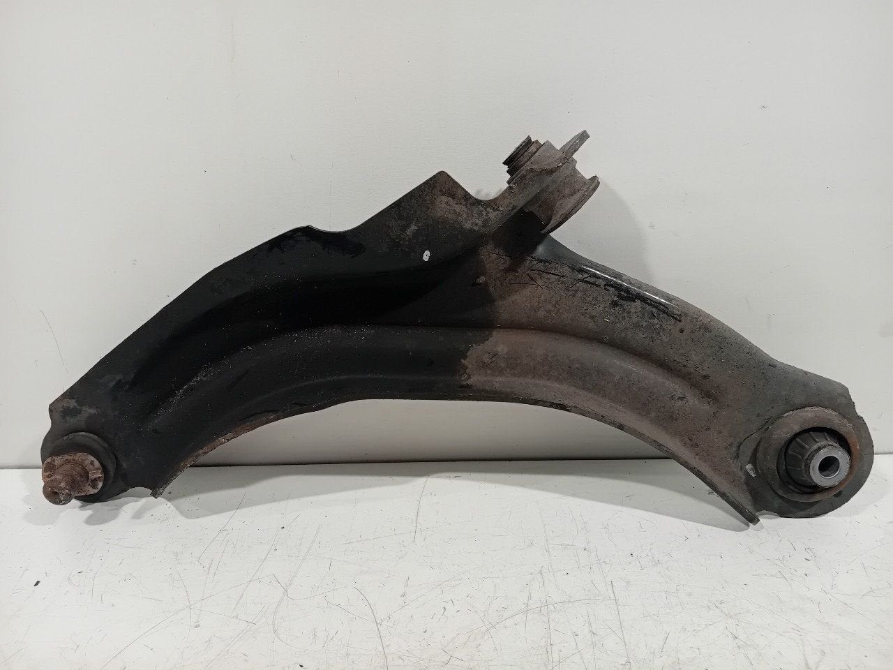 Draagarm links voor Renault Zoé, Onderdelen@venauto.nl, Van der Ven Autorecycling B.V., Ettenseweg 76, 4706 PB Roosendaal, The Netherlands