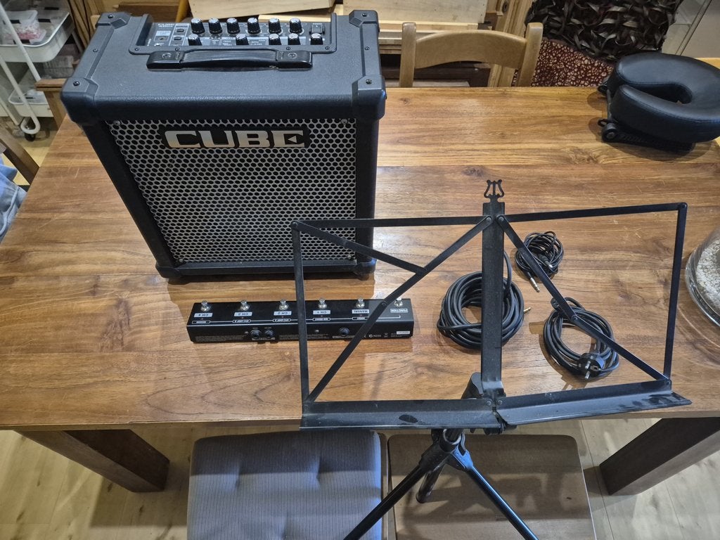 CUBE Roland 40 GX + Pédalier + porte partition, Muziek en Instrumenten, Ophalen, Zo goed als nieuw