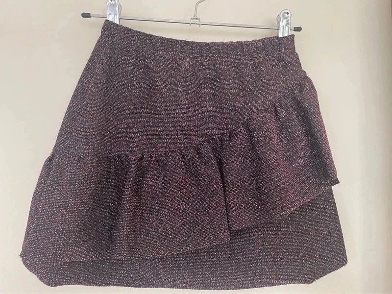 Jupe métallisée/brillante, à volants, 6/7 ans (120 cm), ZARA, Enfants & Bébés, Vêtements enfant | Taille 116, Enlèvement ou Envoi