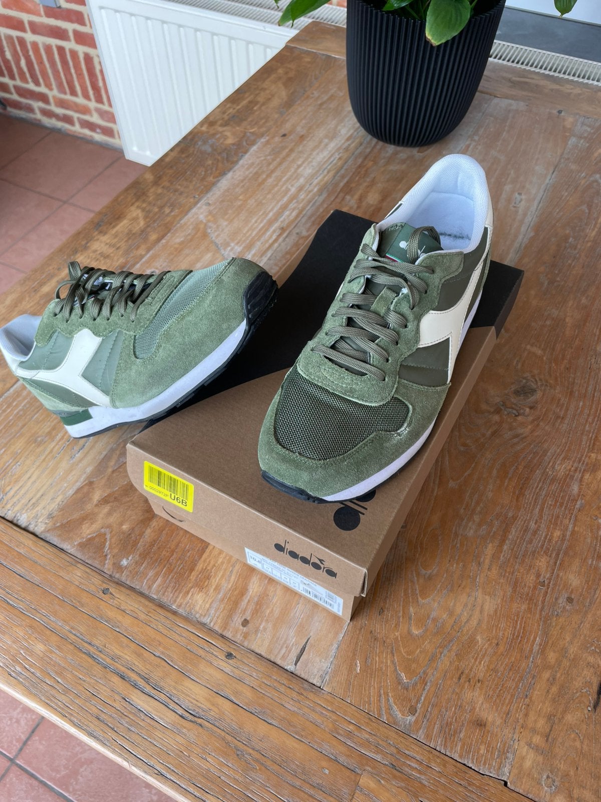 Diadora sneakzrs maat 45, Enlèvement ou Envoi, Comme neuf