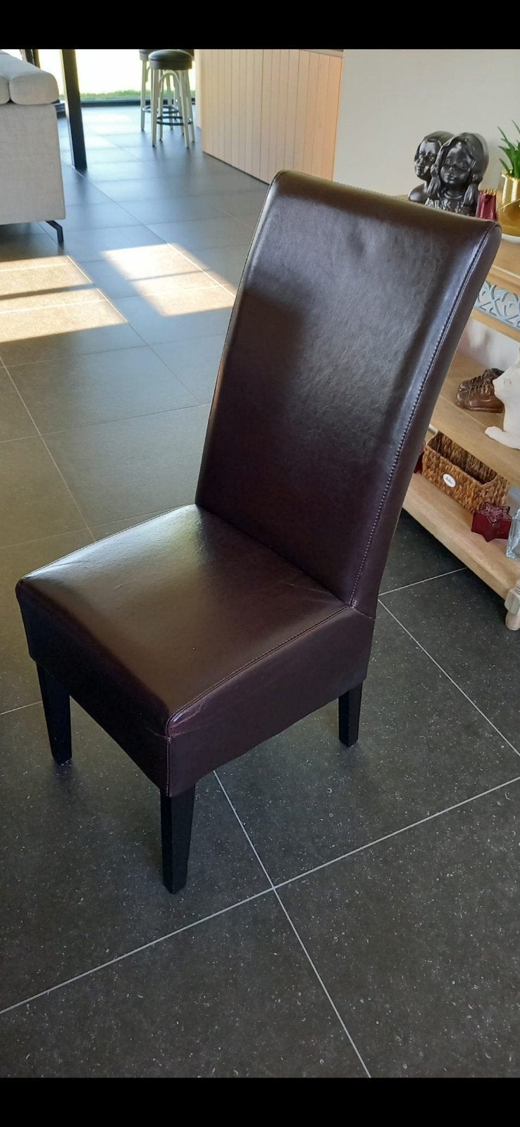 Bruine lederen eetkamerstoelen, Enlèvement