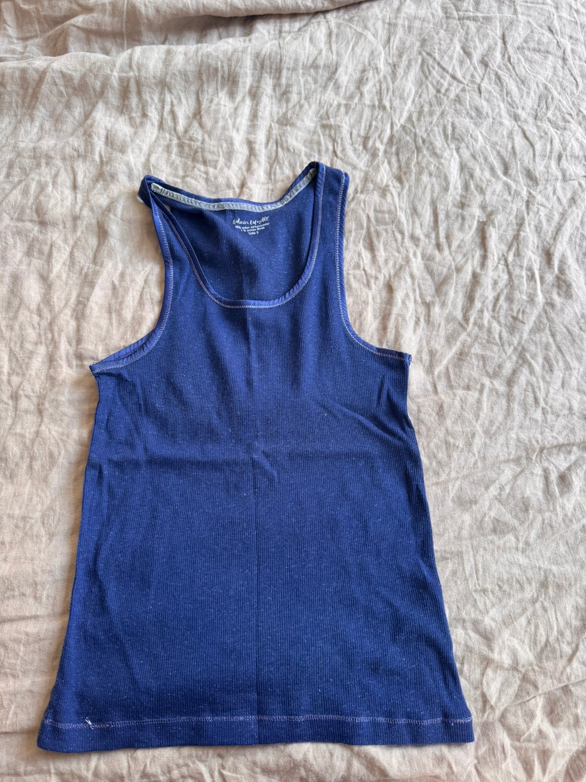 Debardeur bleu, Enlèvement, Porté, Bleu